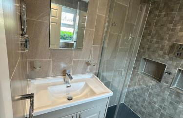 Central Woking - Photo 15