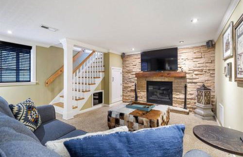 Hillside Hot Tub Hideaway! King Bed / Fire Pit - Foto 11