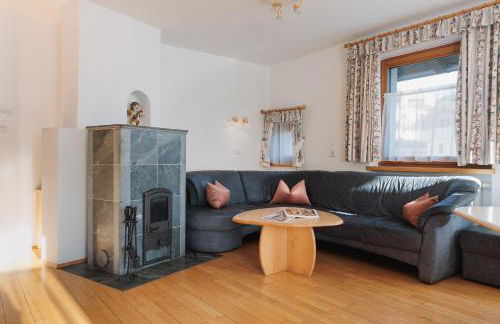 Alpenvilla Large Family Apartment - by Familiaris- Pools 500 meters - Foto 2