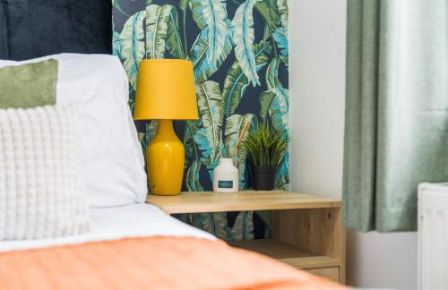 New Spacious 3-Bed House, Driveway Parking, Ideal Contractor Stay - Foto 24