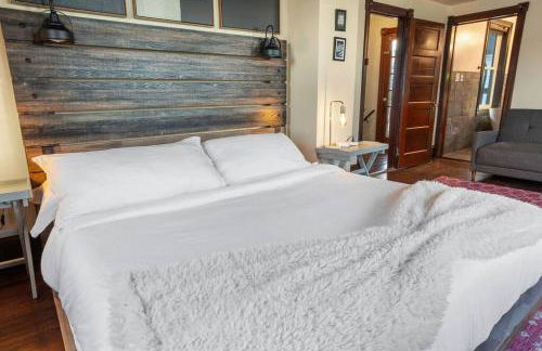 AC 9 BR 4BA Victorian Manor - 1 Block to Beach - Foto 21