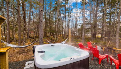 Evergreen Escape Hot Tub Firepit Resort Pool - Foto 3