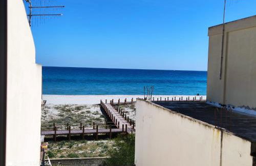Corona's Apartment- Fronte Spiaggia - Foto 9