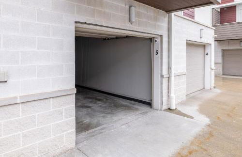 Luxury Downtown Townhome Unit 5 - Photo 32