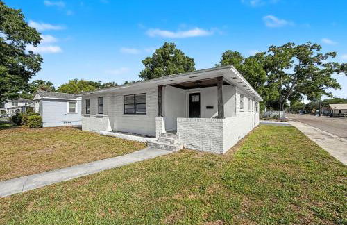 Newly Renovated | Minutes to Riverwalk & Beaches | Tampa Heights - Foto 18