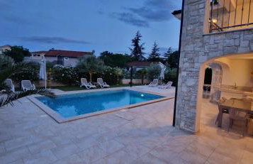 Villa Martina s bazenom,5 soba - Photo 32