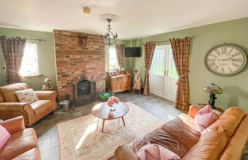 Eastfield Cottage - Photo 3