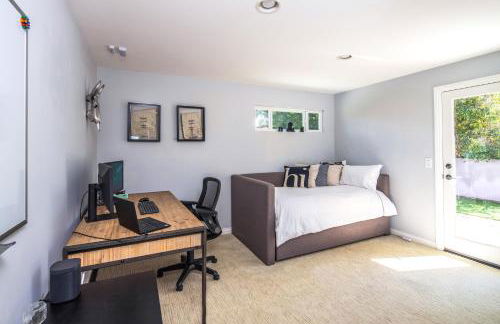 Beach Resort Home with Ocean Views Jacuzzi & Sauna! - Foto 32