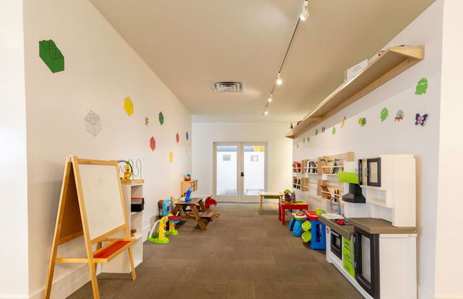 Entire Studio With Free Shuttle to Disney - Foto 23