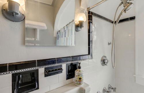 5 Mi to Beaches Historic Apartment in Westerly! - Foto 15