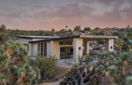 Skyline Ridge- Modern Residence w Sprawling Views - Foto 14