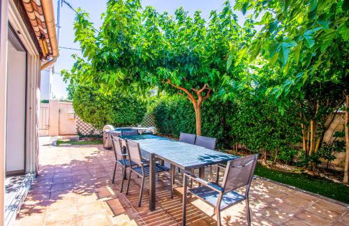 VILLA PROVENCE-SPA&BBQ CENTRE AU CALME- JARDIN - TERRASSES - Foto 14