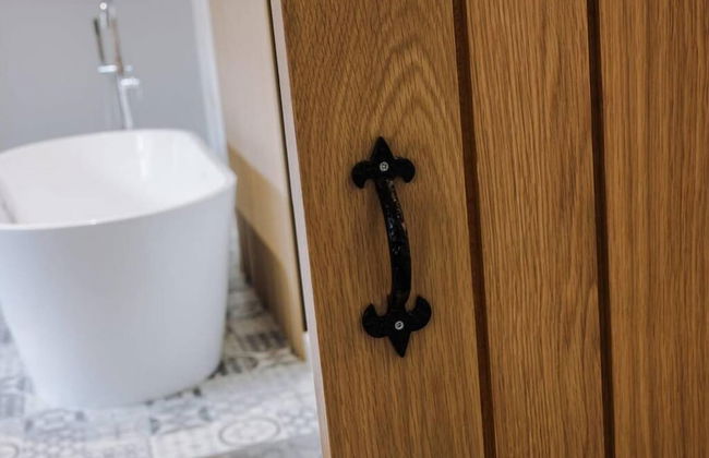 Host Apartments The Georgian Coach House 2 - Photo 20