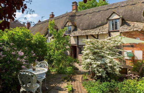 Pass the Keys Dara Cottage 16th Century Thatched Cottage - Photo 1