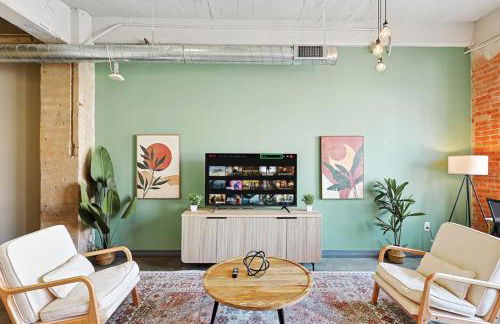 Luxury 1 Bed Downtown Views, POOL GYM Theater Room - Foto 23