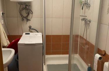 Przytulny domek w lesie blisko rzeki - Foto 8