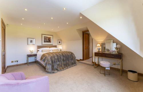 St Michael's - Photo 39