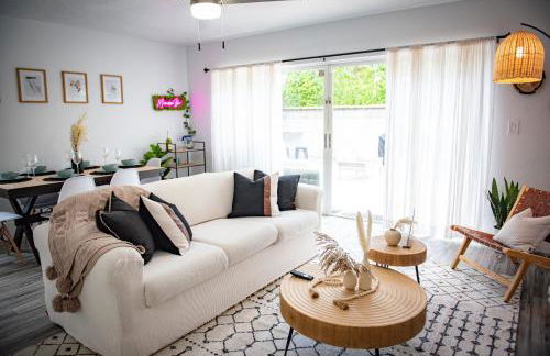 Lux 3 bedroom townhouse 1 block from the beach - Photo 6