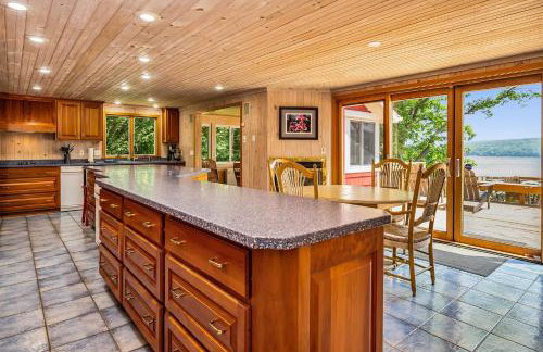 Lake house w/ indr pool and jacuzzi - Foto 3