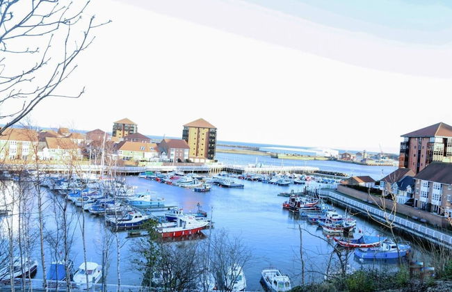 Beautiful 5-bed House Roker Beach - Photo 34