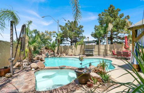 Tropical 4BR Oasis with Pool and Jacuzzi Near Strip - Photo 34