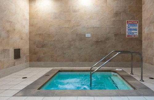Prime LA I 2BR 2Bath I Fitness Center I Parking - Foto 14
