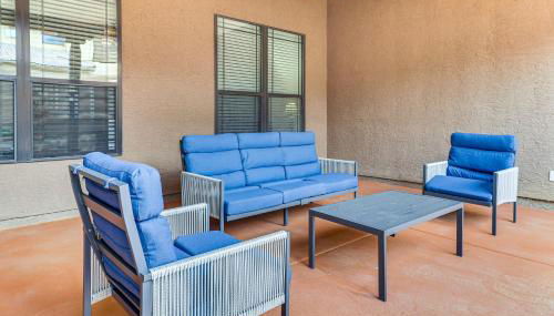 Easy ABQ Access Large Family Home with Patio and Yard - Foto 2