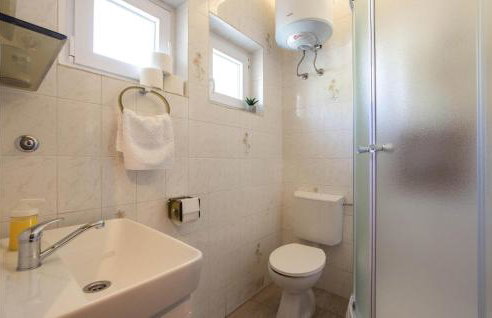 3 Bedroom Awesome Home In Srinjine - Photo 31