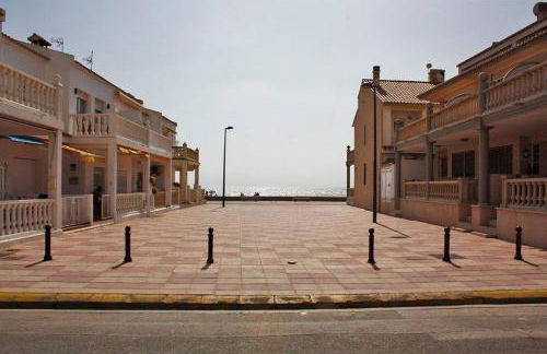 Apartamento junto al mar Los Marineros con acceso independiente por terraza - Photo 40