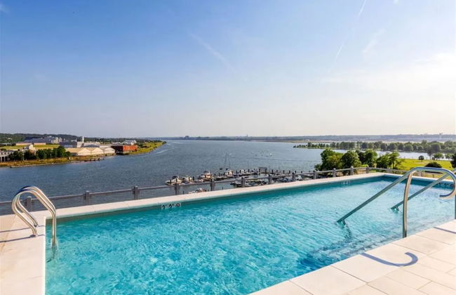 Global Luxury Suites Capitol Riverfront - Photo 14