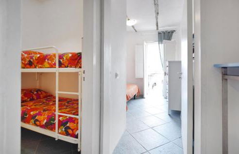 2 Bedroom Gorgeous Apartment In Scario - Foto 14