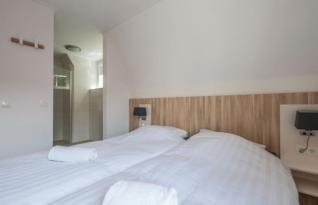 Relax in Coastal Luxury - Photo 2