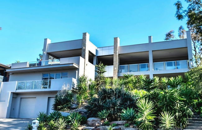 Hollywood Tree House - Photo 1