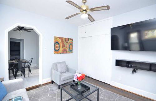 Spacious Home with Parking, Laundry - Near RU, RWJ, NJ Transit - Foto 27