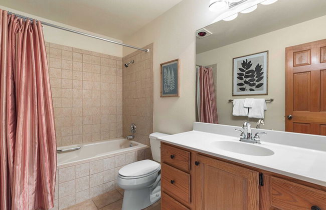 Riverside Condos A102 by Avantstay Condo Close To Downtown, Town Park & Ski Lift #8 - Foto 18