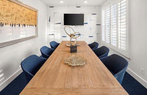 Landing Modern 1BD Game Room Gym - Photo 16