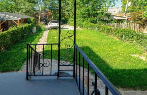 Spacious and Cozy St Louis Gem ABODEbucks - Photo 41