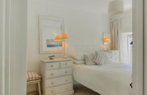 Charm Cottage - Photo 11