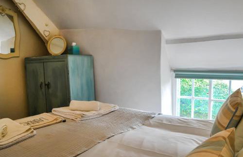 Yew Tree Cottage - Photo 12