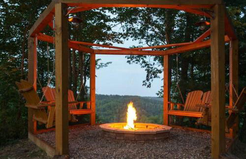 Cliffside Family Retreat with View - Foto 21