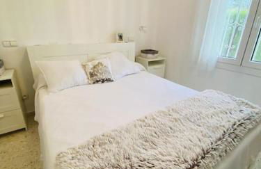 Impresionante Villa con piscina climatizada - OLIVA NOVA - Photo 13