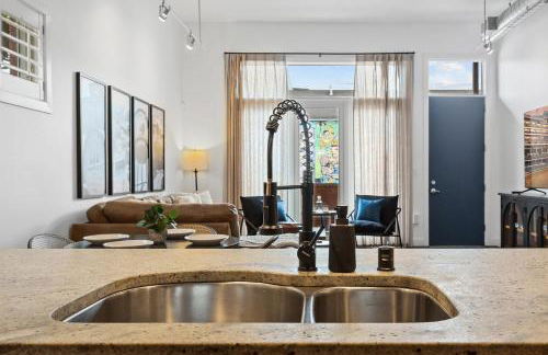 Urban Bourbon Escape - Downtown Louisville Getaway - Foto 36