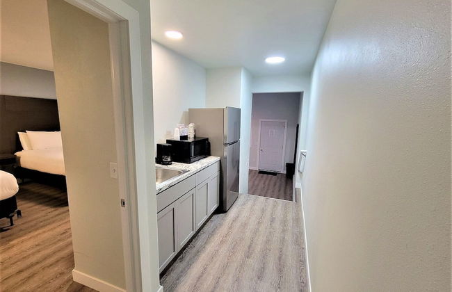 Edge-O-Dells Resort - 21 and Older - Photo 13