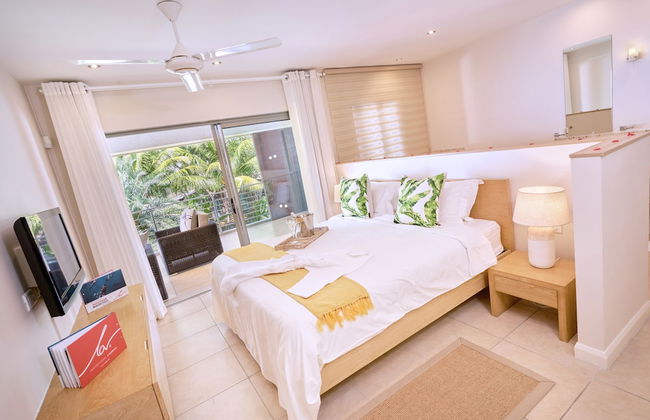 Bon Azur Beachfront Suites & Penthouses with LOV - Photo 10