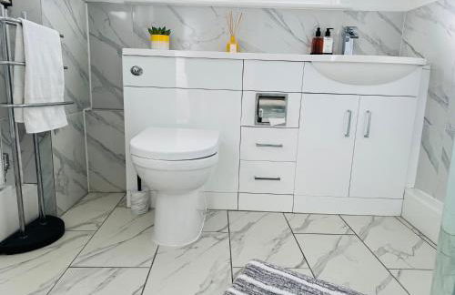 Beautiful, Luxurious 3 Bed house, Perfect for Contractors , Family & Friends - Foto 55