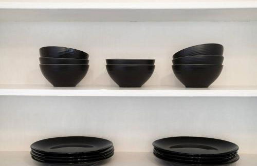 Mountain View 2BR 1 Bath Retreat with Private Lanai - Photo 19