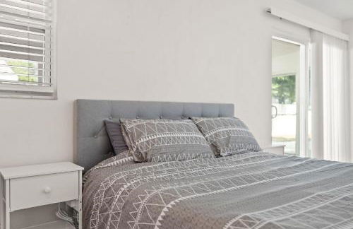 Sunny Palmetto Oasis: 4br Home With Private Pool 4 Bedroom Home by RedAwning - Photo 72