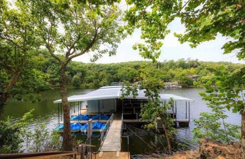 Lakefront Home-3BD25BADockGrillFirepitPool - Foto 40