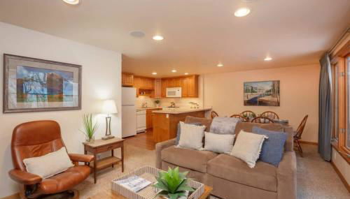 Comfort & Location - 2 BR, 2BA - Steps to Town - Foto 2