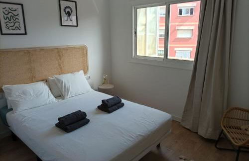 COOL! 5' to metro. 15' to Center/beach by metro. - Photo 3